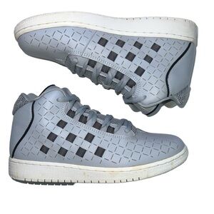 Jordan Illusion Grey Wolf Boy’s Basketball Lace Up High Tops Sneakers. Size 5Y